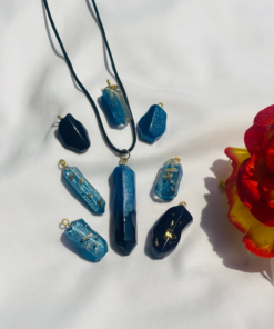 Collana con Ciondolo di Cristallo in Resina